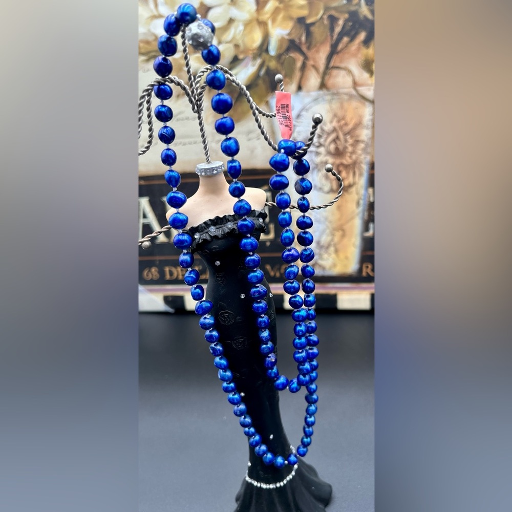 Rich colors of blue necklace 18 inches long